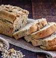 Pão de aveia com castanhas e linhaça  Foto: RHJPhtotos | Shutterstock / Portal EdiCase