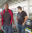 Técnico de laboratório contratado pelo PCS Saleme, Cleber de Oliveira é preso ao desembarcar em aeroporto   Foto: Reprodução/Marcelo Gomes/ TV Globo