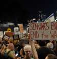 Manifestantes em Tel Aviv pedem fim do conflito entre Israel e Hamas após a morte de Yahya Sinwar  Foto: DW / Deutsche Welle