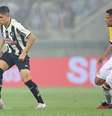  Foto: Vitor Silva/Botafogo - Legenda: Savarino esteve apagado na noite desta sexta-feira / Jogada10