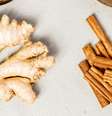 Este banho para atrair dinheiro precisa de apenas três ingredientes, além da água, e promete lhe presentear com boas quantias  Foto: Canva Equipes/Natalia Klenova / Bons Fluidos