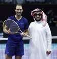Nadal é presenteado com raquete de ouro  Foto: Reuters/Hamad I Mohammed