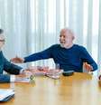 O presidente Lula durante reunião com o assessor-Chefe Celso Amorim e o ministro de Relações Institucionais, Alexandre Padilha, no Palácio da Alvorada, dois dias após a queda no banheiro. A foto foi divulgada pelo governo para mostrar que o petista está bem.  Foto: Ricardo Stuckert / Presidencia da Republica / Estadão