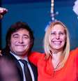 O governo libertário, liderado por Javier Milei e sua irmã Karina, comemora o controle da inflação e do dólar  Foto: Getty Images / BBC News Brasil