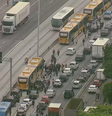 Tiroteio na Avenida Brasil deixa mortos e feridos  Foto: Reprodução/TV Globo
