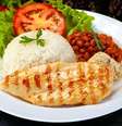 O arroz e feijão oferece nutrientes importantes para as crianças  Foto: Shutterstock / Alto Astral