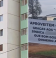 Moradores de um condomínio em Samambaia, no Distrito Federal, denunciam ex-síndica de usurpar cerca de R$ 350 mil das reservas dos prédios e gastar indevidamente.   Foto: Reprodução/Record/Instagram