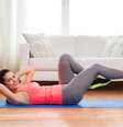 Exercícios abdominais fortalecem o core, região do corpo fundamental para saúde  Foto: Ground Picture | Shutterstock / Portal EdiCase