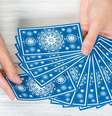Confira o que as cartas trazem para o seu signo  Foto: Shutterstock / João Bidu
