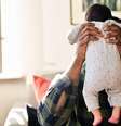 Pesquisa mostra que os homens, sobretudo os de baixa renda, são mais suscetíveis ao que os sociólogos chamam de 'infertilidade social'  Foto: Getty Images / BBC News Brasil