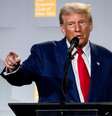 A percepção da maioria dos eleitores é que Donald Trump administraria melhor a economia americana do que Kamala Harris, segundo indicam as pesquisas  Foto: Getty Images / BBC News Brasil