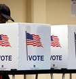 Homem vota em cabines nos EUA  Foto: Getty Images / BBC News Brasil