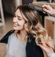 Cuidados com os cabelos loiros reduzem os mitos sobre a tonalidade  Foto: hedgehog94 | Shutterstock / Portal EdiCase