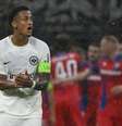 Tuta é o capitão do Frankfurt –  Foto: Divulgação/Eintracht Frankfurt / Jogada10
