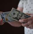 No último dia 1º de novembro o dólar atingiu os R$ 5,87, maior patamar desde maio de 2020.  Foto: Getty Images