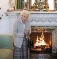 A última aparição da rainha Elizabeth II, no Castelo de Balmoral, na Escócia, onde morreu  Foto: Reprodução TV/Sky News