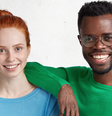 Compromisso com igualdade racial e combate ao preconceito não pode se limitar a um dia ou mesmo um único mês do ano  Foto: Imagem de wayhomestudio no Freepik