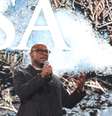 O diretor Barry Jenkins, de 'Mufasa', veio ao Brasil para divulgar no filme na D23  Foto: Ricardo Moreira/Getty Images for Disney