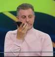 Luciano Huck recebeu ligação do filho, Joaquim, enquanto gravava programa  Foto: Reprodução/Globo