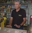 Dono de loja de fogos de artifício em que autor de atentado comprou os itens   Foto: Reprodução/TV Globo