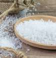 Além dos banhos, conheça mais simpatias com sal grosso  Foto: Shutterstock / João Bidu