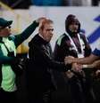 Javier Aguirre, técnico do México, foi ferido na cabeça com uma garrafa após jogo contra Honduras  Foto: Jorge Salvador Cabrera/Getty Images