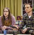 Mayim Bialik e Jim Parsons em 'The Big Bang Theory'  Foto: IMDb/Reprodução