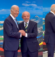 G20: de mãos dadas com Lula, Biden se encanta com paisagem do Rio de Janeiro em painel  Foto: Reprodução/X/@Lula