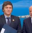 Milei chegou acompanhado da irmã, Karina Milei, e cumprimentou Lula e a primeira-dama, Janja da Silva, com um aperto de mão  Foto: Reprodução/X/@LulaOficial
