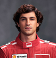Nem próteses, nem dublê! Quase ninguém sabe, mas Gabriel Leone usou truque curioso para ficar parecido com Ayrton Senna em série da Netflix.  Foto: Divulgação, Netflix / Purepeople