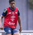  Foto: Raul Baretta/ Santos FC - Legenda: Souza, grande promessa da base do Santos / Jogada10