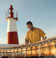 Músico Aly Keita, da Costa do Marfim, se apresenta em Salvador tocando o balafon, do qual é mestre.  Foto: Valéria Simões