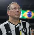 De skatista a ‘guru’ de tecnologia: conheça a origem da fortuna de John Textor, dono da SAF do Botafogo  Foto: Wagner Meier/Getty Images