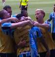  Foto: Reprodução / TV Globo - Legenda: Cristaldo comemora o primeiro gol do Grêmio contra o São Paulo / Jogada10