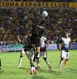  Foto: Celso da Luz/Criciúma E.C. - Legenda: Corinthians, de branco, começa perdendo por 2 a 0, mas consegue a reação e vira para 4 a 2 / Jogada10