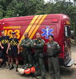 Lucas Martins, repórter e apresentador da Band, foi resgatado no litoral de SP  Foto: Divulgação/Corpo de Bombeiros