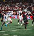 Fortaleza e Atlético Goianiense em ação.   Foto: Mateus Lotif/FEC / Esporte News Mundo