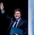 Javier Milei demonstrou um surpreendente domínio político em seu primeiro ano de mandato  Foto: Getty Images / BBC News Brasil