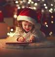 Será que há algo de especial sobre o Papai Noel que torna esta mentira aceitável?  Foto: Getty Images / BBC News Brasil