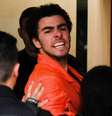 Mangione gritou com repórteres a caminho do tribunal; foi possível ouvir ele dizendo as palavras 'completamente injusto' e 'insulto à inteligência do povo americano'  Foto: Reuters / BBC News Brasil