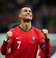 Rafal Oleksiewicz/Getty Images - Legenda: Cristiano Ronaldo com a Seleção de Portugal  Foto: Jogada10
