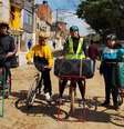 Integrantes da Ciclolog, que realiza o projeto Bike Som na periferia da zona leste de São Paulo, na região de São Miguel Paulista.   Foto: Leticia Nayara