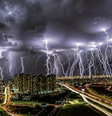 Fotógrafo registra 'chuva' de relâmpagos no DF  Foto: Reprodução/Instagram @fotografiaeastronomia