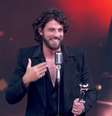 Premiado, Chay Suede 'lavou a honra' da equipe de 'Mania de Você', rejeitada na votação on-line do 'Melhores do Ano'  Foto: Reprodução/TV
