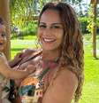 A atriz Viviane Araújo, seu filho, Joaquim, e seu marido, Guilherme Militão  Foto: Reprodução/Instagram / Contigo