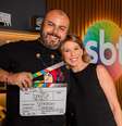 O diretor Jefferson Cândido com a presidente do SBT, Daniela Abravanel Beyruti  Foto: Gabriel Cardoso/SBT/Divulgação