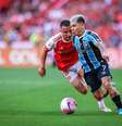 FOTO: LUCAS UEBEL/GREMIO FBPA - Legenda: Bruno Gomes e Soteldo em Internacional x Grêmio, pelo Brasileirão 2024  Foto: Jogada10