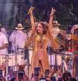Claudia Leite em show no Candyall Guetho Square no último dia 14  Foto: @claudialeitte via instagram / Estadão