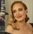 Universal recorre com recurso contra liminar que proíbe a veiculação da música 'Million Years Ago', de Adele, por plágio  Foto: @toninhogeraesoficial e @adele via Instagram / Estadão
