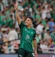  Foto: Divulgação / Al Ahli - Legenda: Nome de Roberto Firmino é avaliado no Flamengo / Jogada10